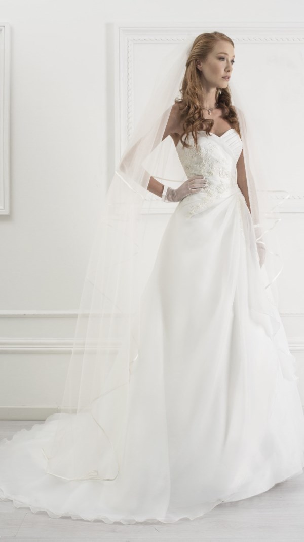 abito da sposa modello L323